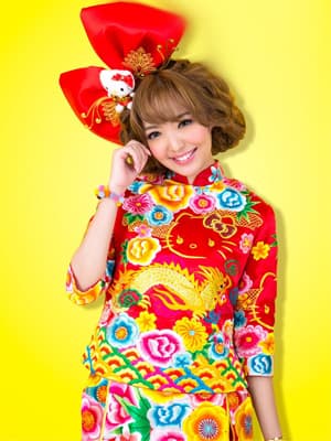 Hello Kitty 水晶裙褂 售六萬八你捨得買嗎？