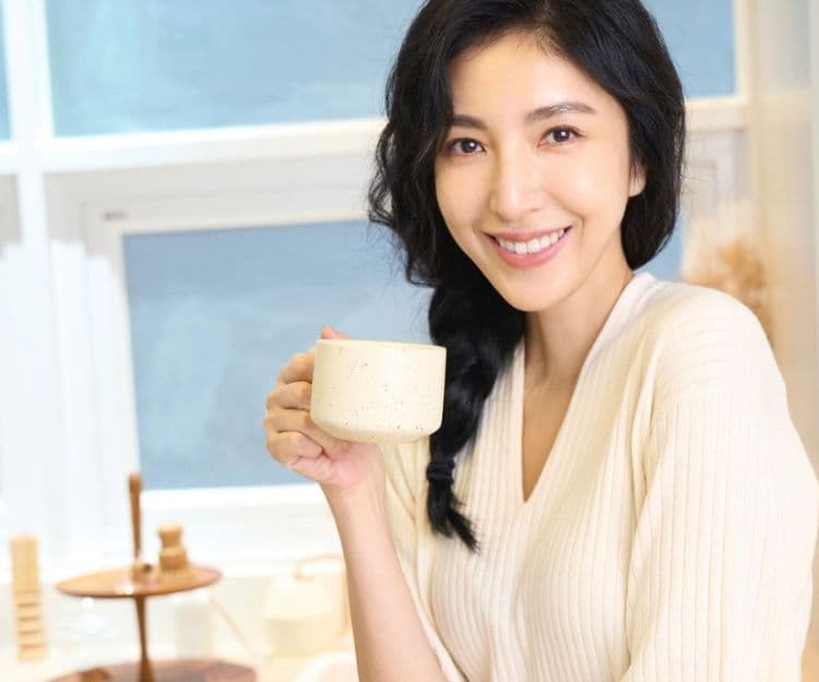 44歲楊謹華靠3款瘦身水擁魔鬼身材    薑茶助提高代謝、美顏茶助改善浮腫  餐後飲1杯XX必瘦？
