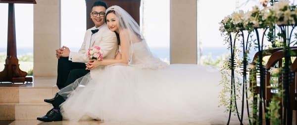 沖繩新教堂！何紫綸婚照全紀錄