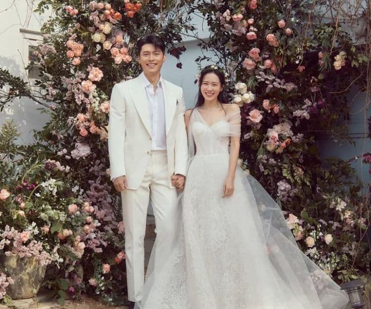 2023年6大婚紗潮流元素 從藍色系婚紗到透膚剪裁設計 編輯推介$4,000以下平價高質婚紗