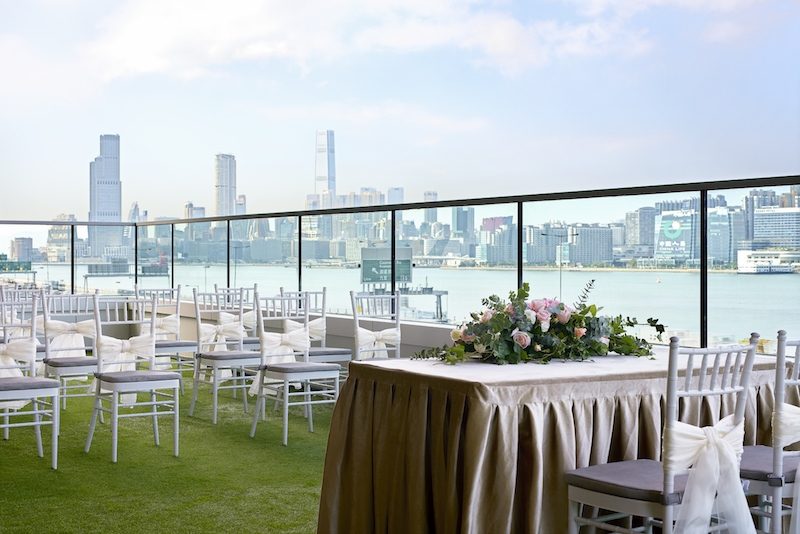 #場地情報：哪處是你心目中的結婚場地？盤點2019年婚展＋新酒店 JW Marriott Hotel Hong Kong - Pool Lounge Wedding Ceremony