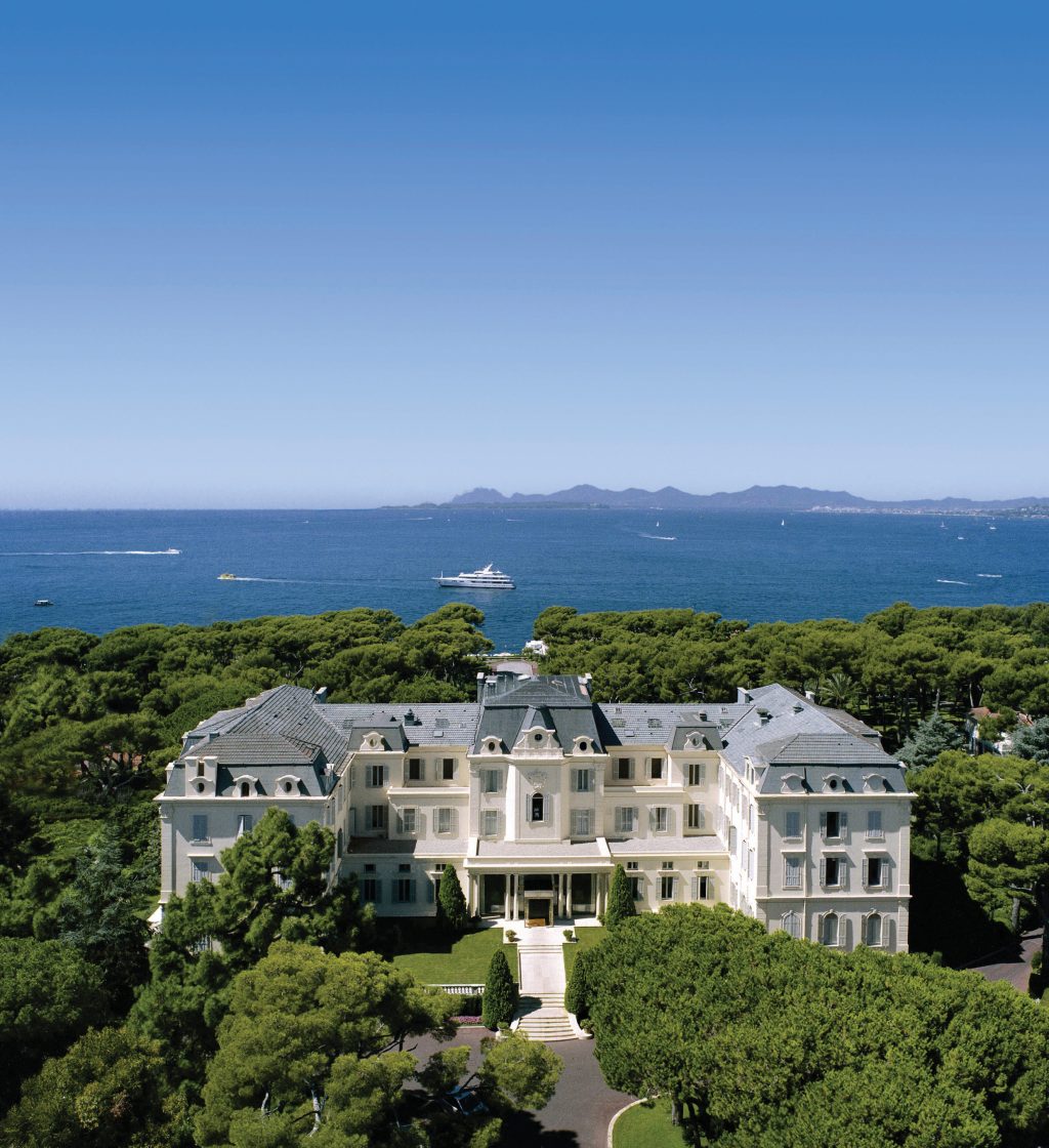 Hotel du Cap-Eden-Roc坐落於法國蔚藍海岸的海角